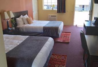 Aya's Blossoms Inn allows 18 year olds to book a room