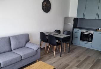   ern   r    e - Apartm  n 5 has Balcony rooms