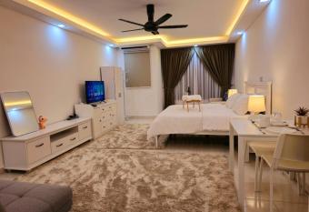 1 Dream Home @ Tiara Imperio Studio       4                                  has rooms with a private hot tub