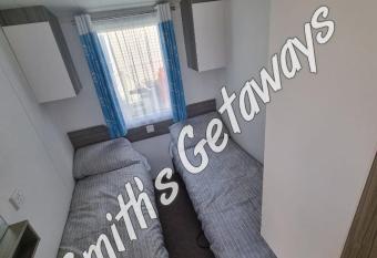 Smiths caravan getaways allows 18 year olds to book a room