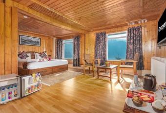 HOTEL MARINA has Balcony rooms