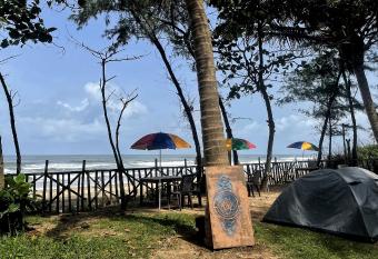 THE SHORE BEACH ACCOMODATION CAF   & RESTAURANT has Balcony rooms