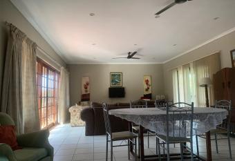 Penn Rest - Home has Balcony rooms