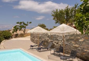 Villa Thea has Balcony rooms