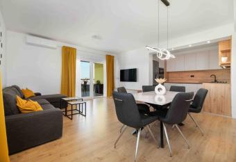 Luxury apartment 140 m2 with huge sunny terace has Balcony rooms