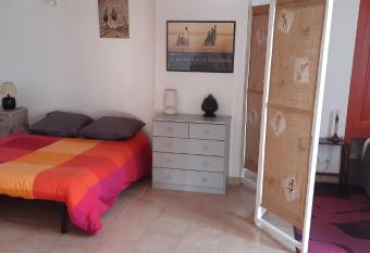 Chambre d h  te has Balcony rooms