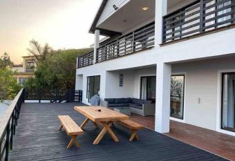 Dolphin View. 5 bedroom. 10 sleeper. has Balcony rooms