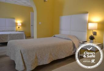 Alcamim Guesthouse allows 18 year olds to book a room