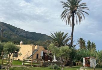 Villa Angelica allows 18 year olds to book a room