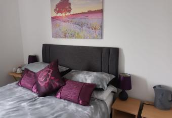 Gorleston Coastal Retreat allows 18 year olds to book a room