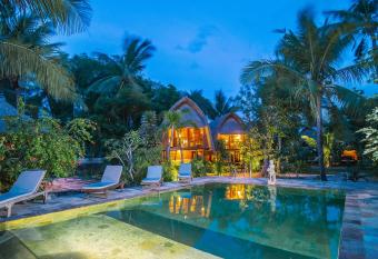 Sukanusa Luxury Huts has Balcony rooms