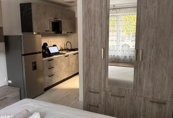 Cozy and quiet apartment allows 18 year olds to book a room