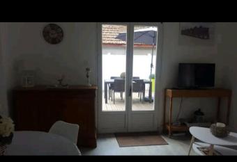 Presque les pieds dans l eau has Balcony rooms