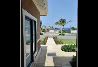 Seashore Manor @Oceanpointe has Balcony rooms