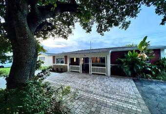 Cozy 4 Bedroom Vacation Home allows 18 year olds to book a room