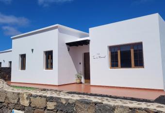 CASA TERE Y MARCIAL has Balcony rooms
