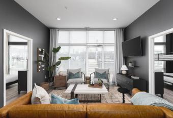 Chic Nashville 4 Bedroom allows 18 year olds to book a room