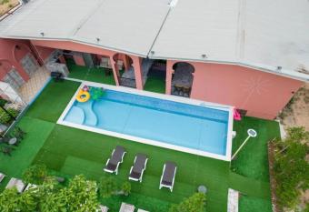 MAHANA Pool Villa allows 18 year olds to book a room