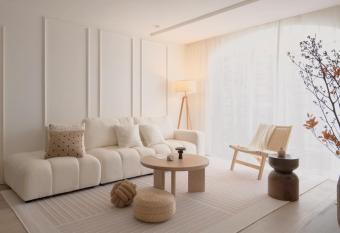 Sun Wonderland Apartment - Near The Bund has Smoking rooms