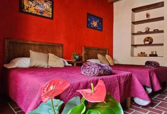 Casa Torres - Casta  a allows 18 year olds to book a room