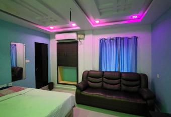 HOTEL CLASSONE has Balcony rooms