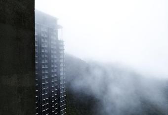 GentingTop YinYangSuite6Pax @GrdIonDelmn allows 18 year olds to book a room