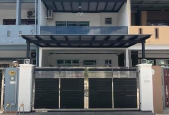 ML Homestay has Balcony rooms