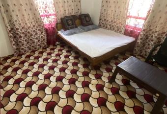 Green Woods Homestay has Balcony rooms