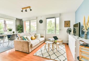 Le Chill&Chic Terrasse - Parking has Balcony rooms