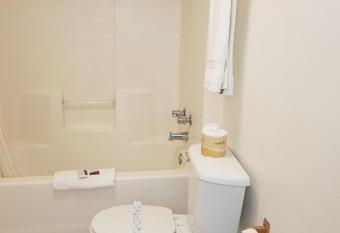 Night Inn allows 18 year olds to book a room