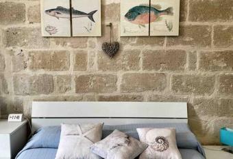 Casa Milo al Mare allows 18 year olds to book a room