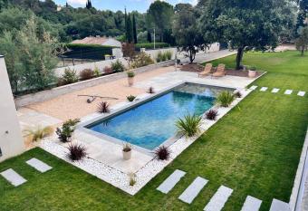 Studio neuf dans cadre idyllique proche nature allows 18 year olds to book a room