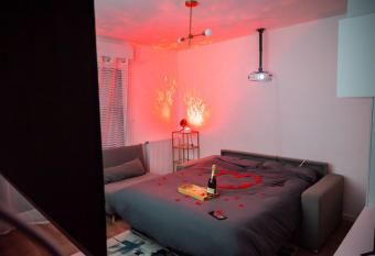 Studio 10min Paris 30min Disneyland has Balcony rooms