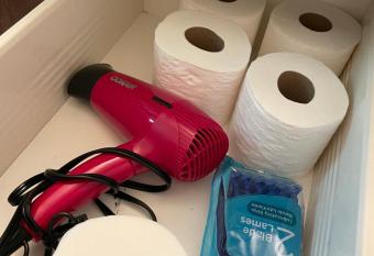 (null) allows 18 year olds to book a room