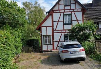 Romantisches Eifelh  uschen in Kall-Golbach has Balcony rooms