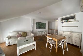 Apartamentos Ceo ciudad allows 18 year olds to book a room