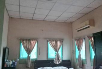 Ee has Balcony rooms