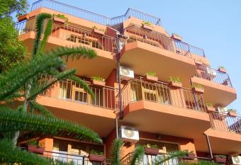 Terra Guest House has Balcony rooms