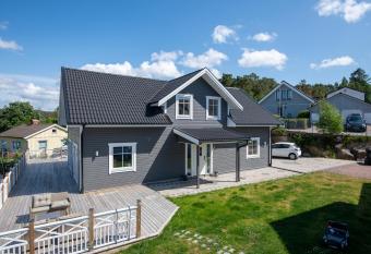 The Rose Valley allows 18 year olds to book a room