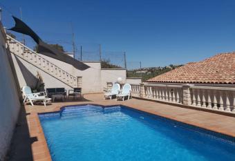 CAN TRULLEN CHALET CALAFELL has Balcony rooms