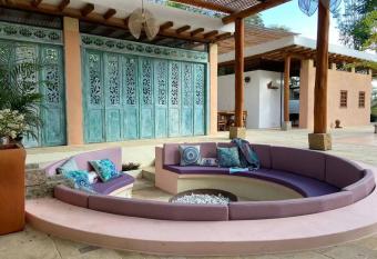 Casa descanso familiar Silvania has Balcony rooms