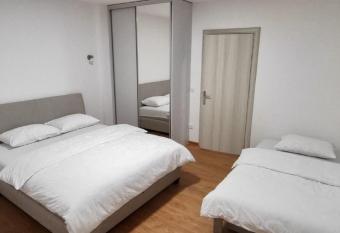 Apartman Vera has Balcony rooms