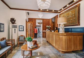 Winner Inn allows 18 year olds to book a room