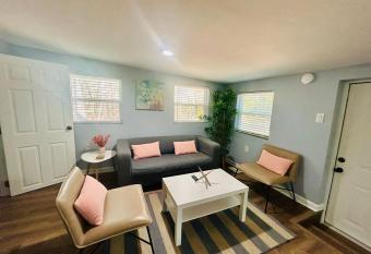 Cozy New Mfd Home near Lake Norman allows 18 year olds to book a room