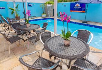 Pousada Sol da Enseada Guaruj   allows 18 year olds to book a room