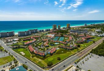 1 Bedroom Edgewater Villa with Beach Access has rooms with a private hot tub