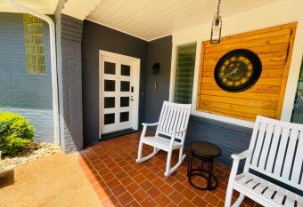 Sonsak - Unit 1 allows 18 year olds to book a room