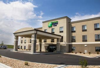 Holiday Inn Express & Suites Sikeston By IHG allows 18 year olds to book a room