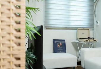 SUSEONG LAKE GUEST HOUSE - Internationals Only allows 18 year olds to book a room