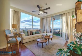 Gorgeous Apartment in Asunci  n has rooms with a private hot tub